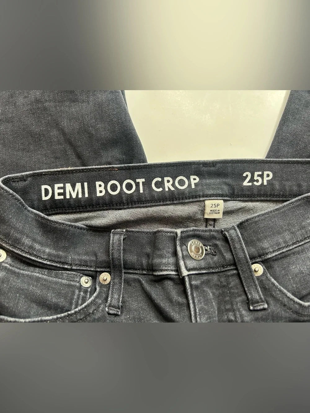 J. Crew Women’s Black Raw Hem Demi Boot Crop Jeans Dark Academia Sz 25P Preppy